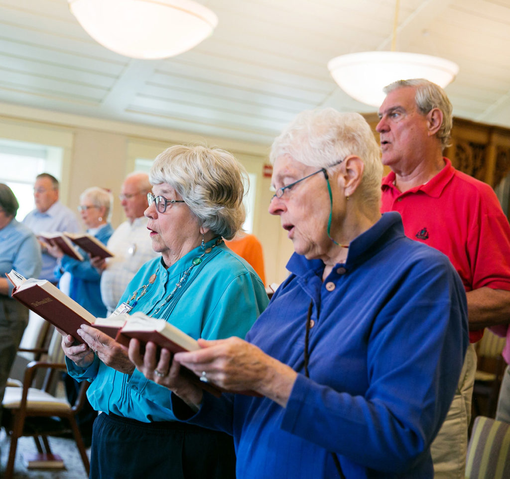 Seniors sing in choir